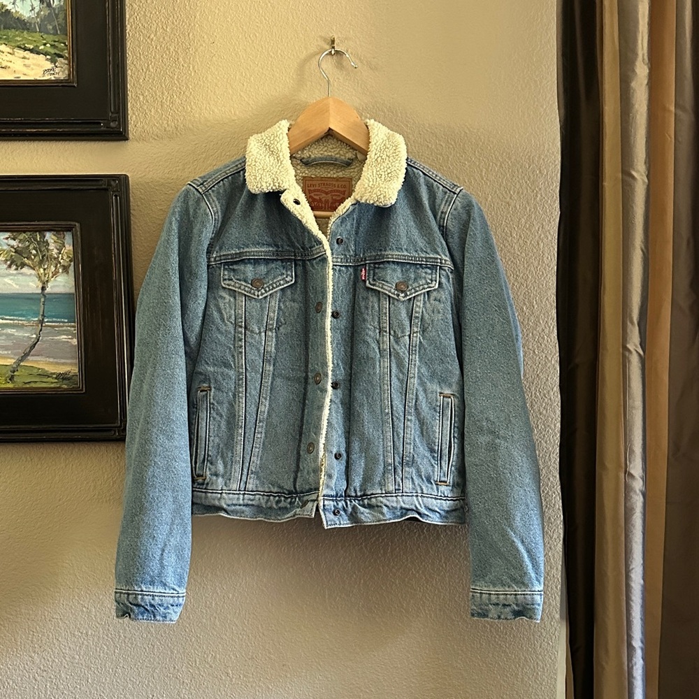 Levi's Light Blue Denim Jacket with Cream Sherpa Collar